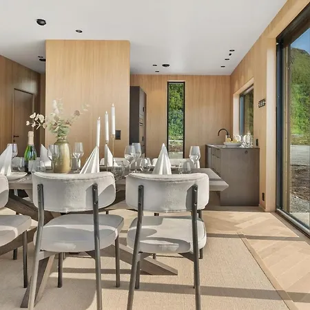 Feriehus New! High End Lofoten 4 *